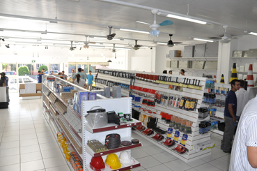 A empresa trabalha com materias elétricos, ferragens e ferramentas de diversas